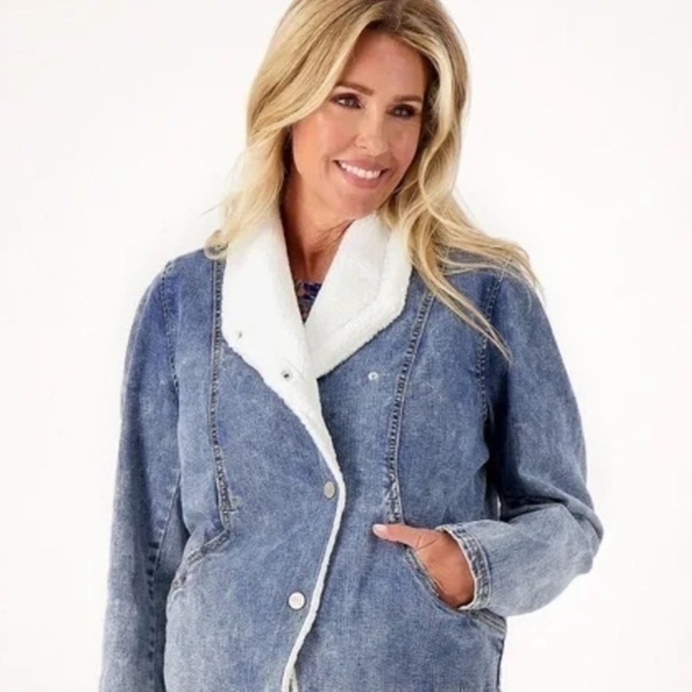 LOGO by Lori Goldstein Denim Jacket with Sherpa collar medium new with t…